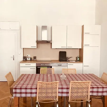 Апартаменты Old Citycenter Грац